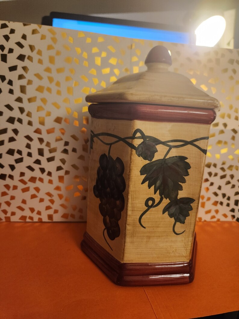 Vintage Nonnis Ceramic Biscotti Cookie Jar Cannister With Grape Vinees