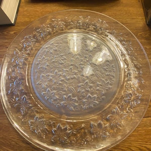 Vintage 13”Princess House Fantasia Crystal Christmas Platter Plate Frosted Poinsettia