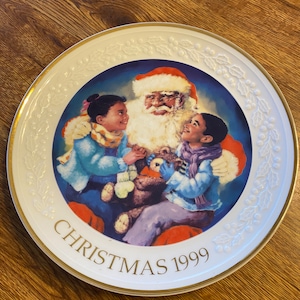 Vintage Avon Christmas Plate 1999, 22k Gold Trim Robert Sauber