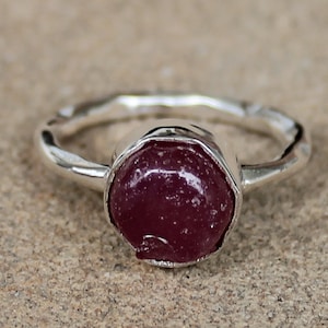 Rå Rubinring – 925 Massivt Sterling Silver – Grovslipad Naturlig Röd Ädelsten – Boho Hantverkssmycken – Organisk form 9 US