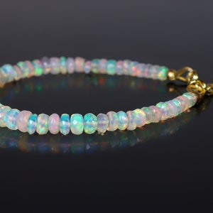 Natuurlijke Fire Ethiopische opaal facetkralen armband voor vrouwen, echte vuuropaal armband, handgemaakte opaal armband, geboortesteen oktober