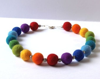 Felt necklace/necklace - rainbow.