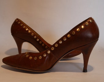 Vintage 1950s Studded Brown Leather Heels Deliso Debs pumps size 6 Studded 50s Pumps