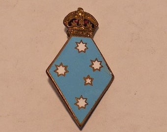 Vintage Australian girl guides enamel pin badge