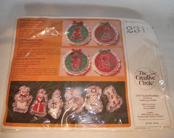 Vintage Embroidery Kit The Creative Circle Huggable Teddies 2319 Christmas Theme Teddy Bears