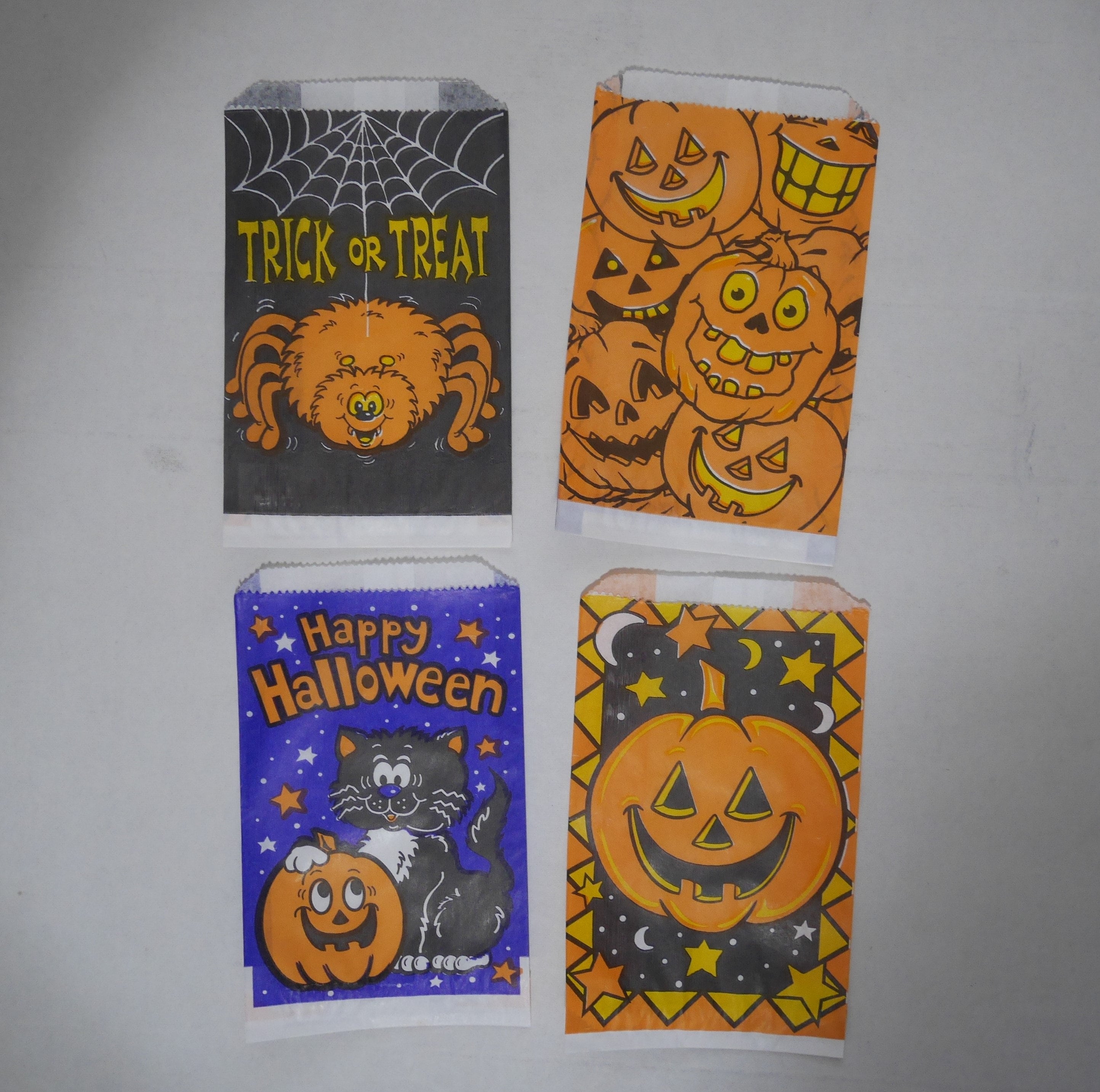 Pack of 12 Vintage Halloween Treat Candy Bags by FUN WORLD Made in USA