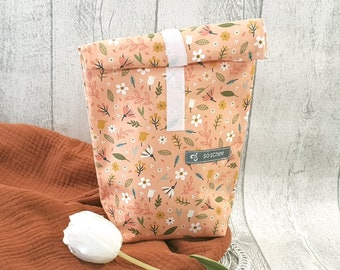 Lunchbag "Scattered flowers on apricot"