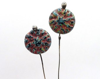 COLLEEN RÉSERVÉ -2 épingles à tête de dahlia en perles de verre tchèques de qualité supérieure soudées rouges et vert foncé, composants artisanaux pour l'artisanat