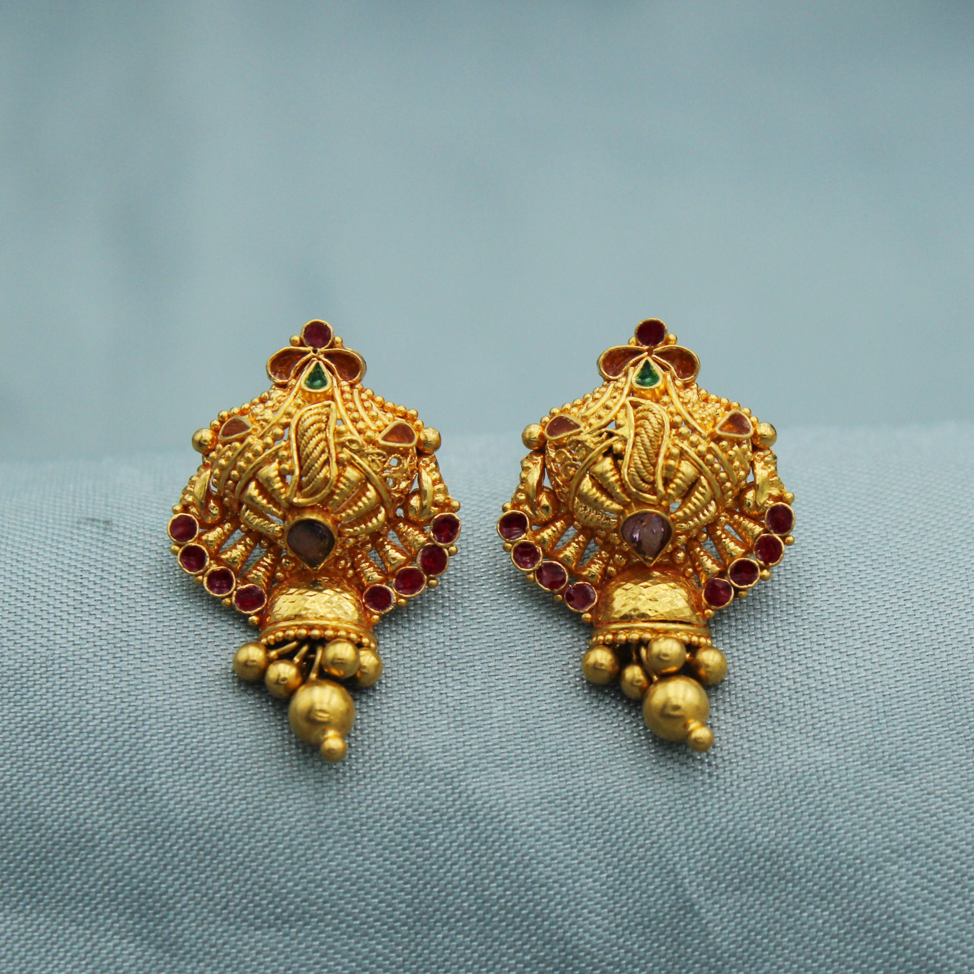 Traditional gold earring design for female sale