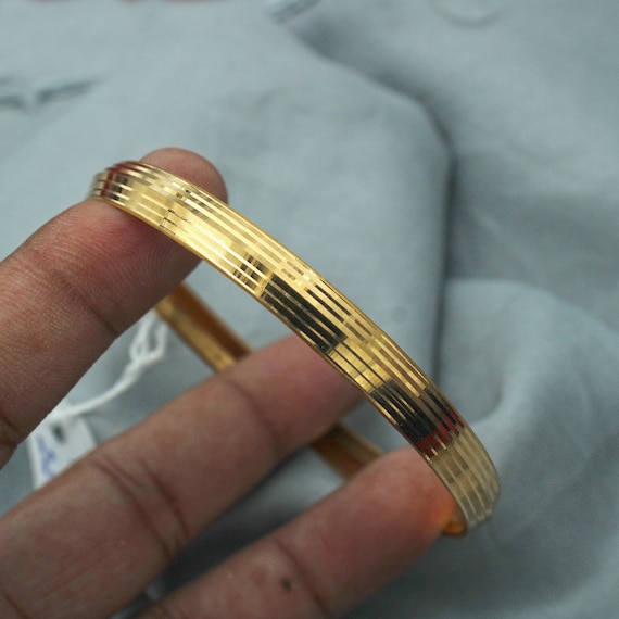 Buy Zumrut Yellow Gold Plated Brass Kada Bracelet (Unisex) Online at Best  Prices in India - JioMart.