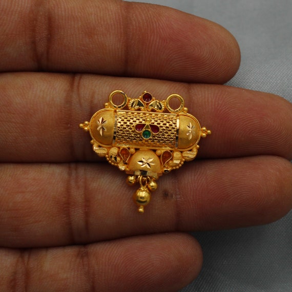 Gold store traditional pendant