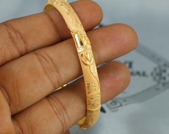 Pulseira indiana artesanal em ouro 18k, leve, preenchida com cera, pulseira única, todos os tamanhos, pulseira artesanal em ouro com design floral, joia indiana em ouro 18k