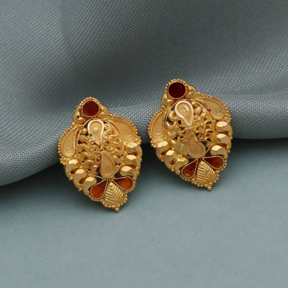 Radiating polki diamond earrings | Gold earrings designs, Handmade gold  jewellery, Jewelry design earrings