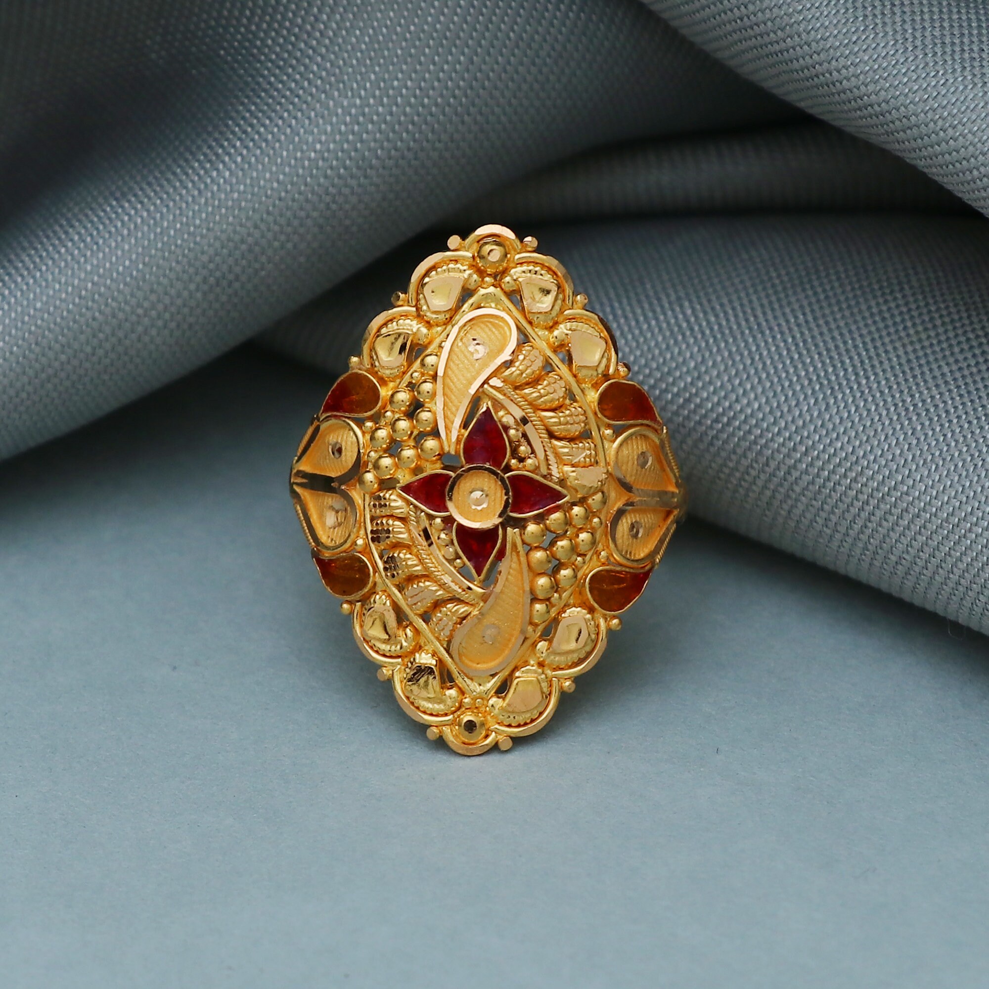 22 Karat Yellow Gold Ladies Fashion Ring - RG-348