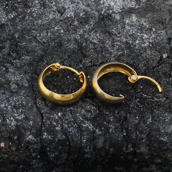 Buy White Gold Hoop Earrings Designs Online in India | Candere by Kalyan  Jewellers