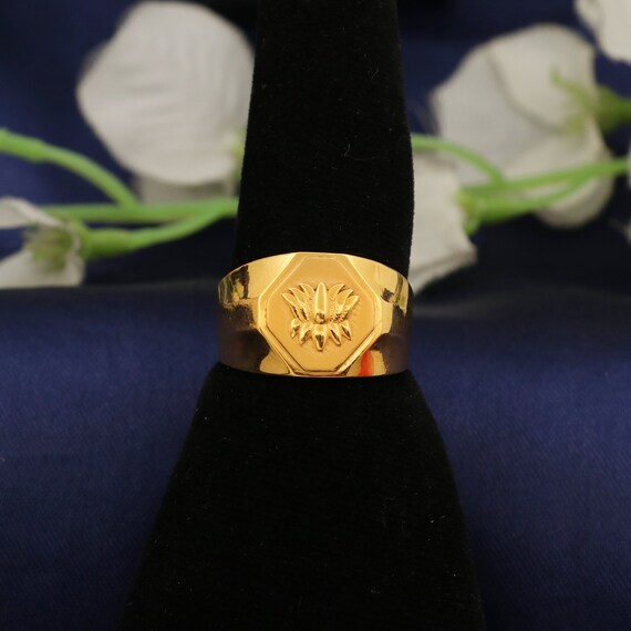 Lotus design gold ring sale