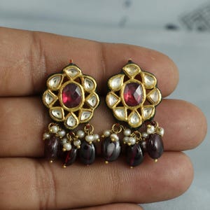 door de mens gemaakte polki-robijnstenen 22k geelgouden jadau-oorbellen, handgemaakte pure traditionele Indiase bruiloft bungeloorbellen sieraden, K7562