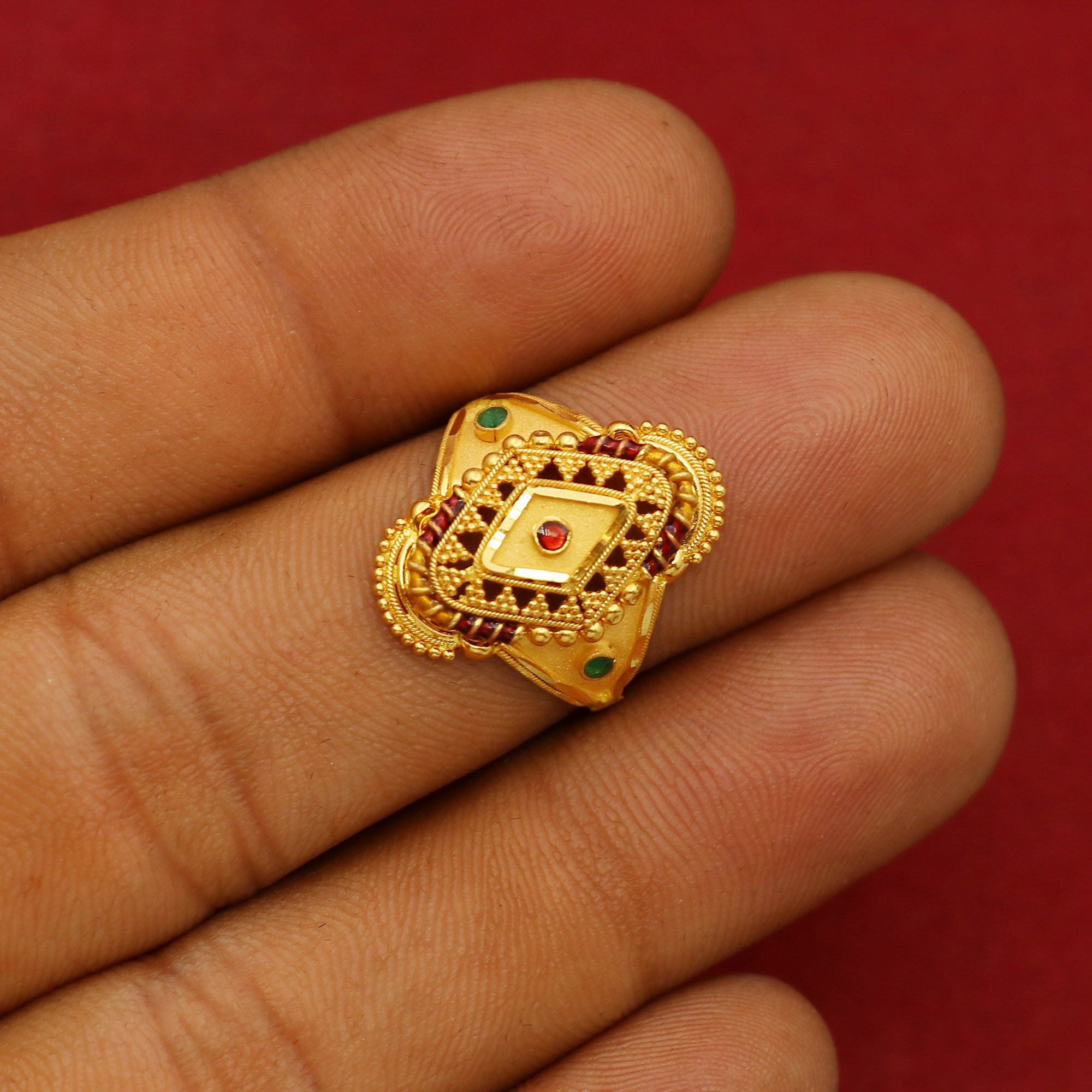 Gold tone ruby-white stone vanki finger ring dj-42453 – dreamjwell