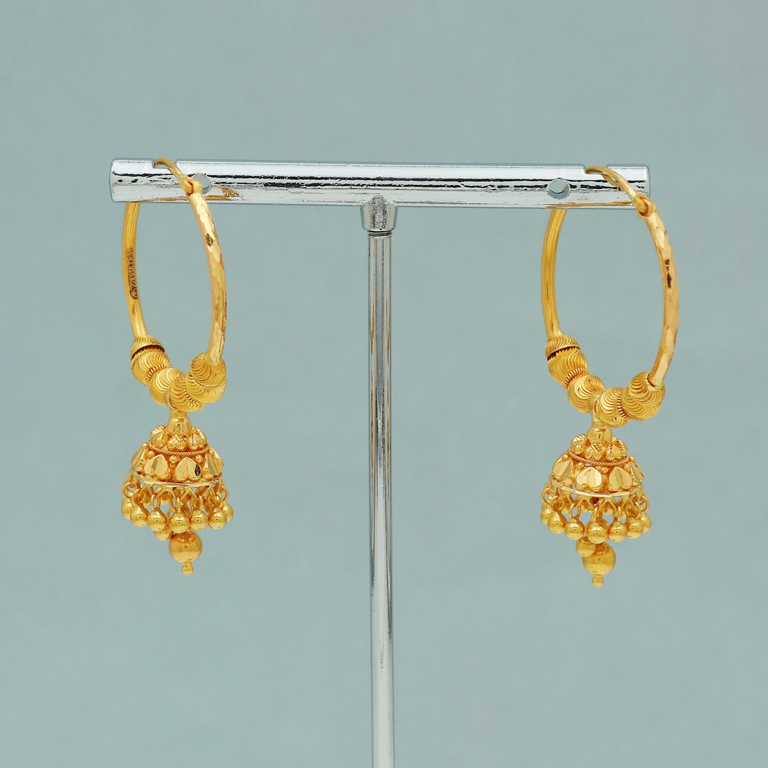 Gold Hook Earrings - ErFc3035 - 22K Gold Earrings (hook style) with  hanging. Earrings also has beautiful filigree design on it.