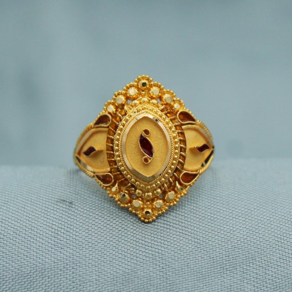 Gold ring traditional best sale design