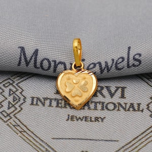 Pendentif coeur sculpté en or jaune 20 carats 18 carats : cadeau de bijoux d'art vintage indien léger, K6425