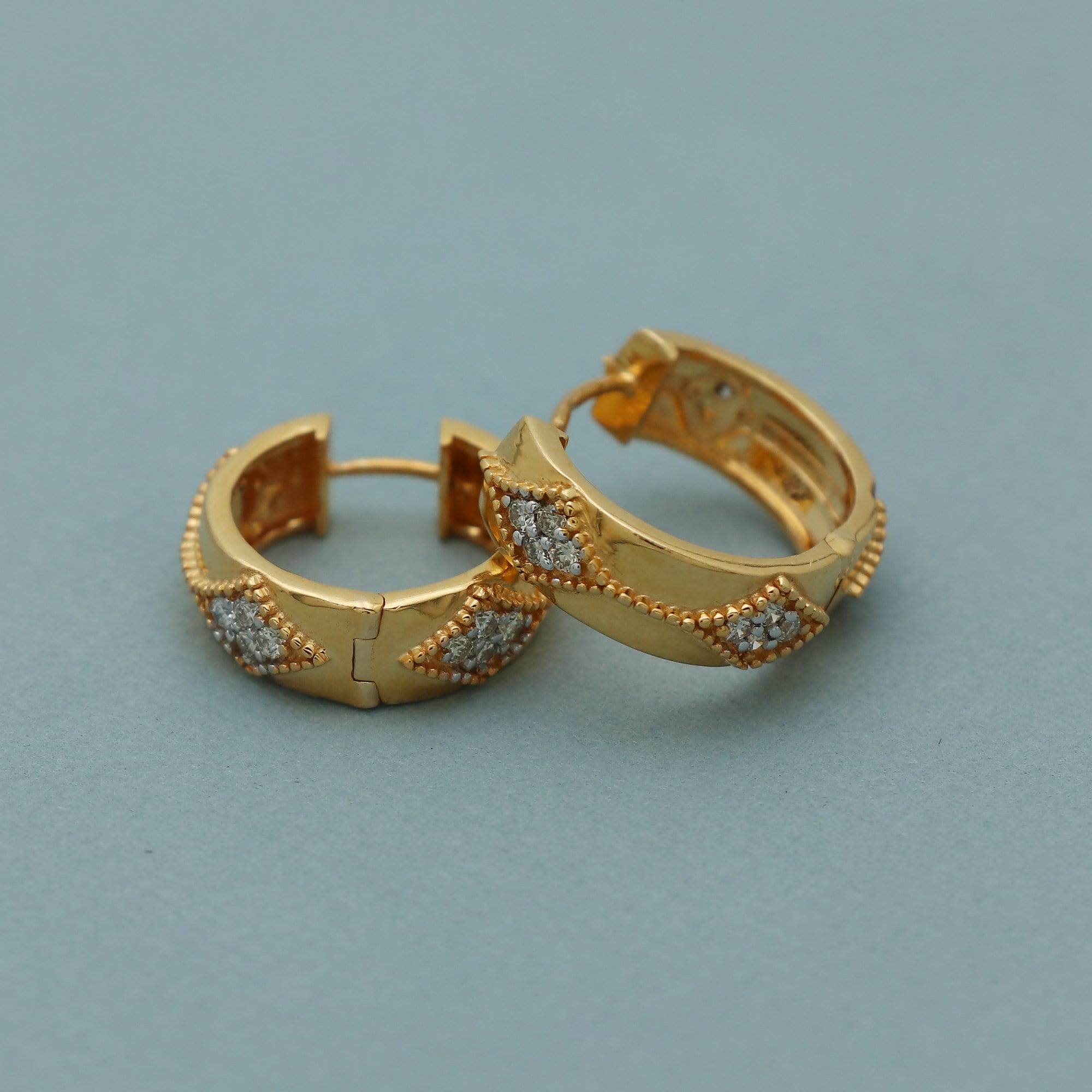 266 18K (750) gold and silver (800) basket ring set with… | Drouot.com