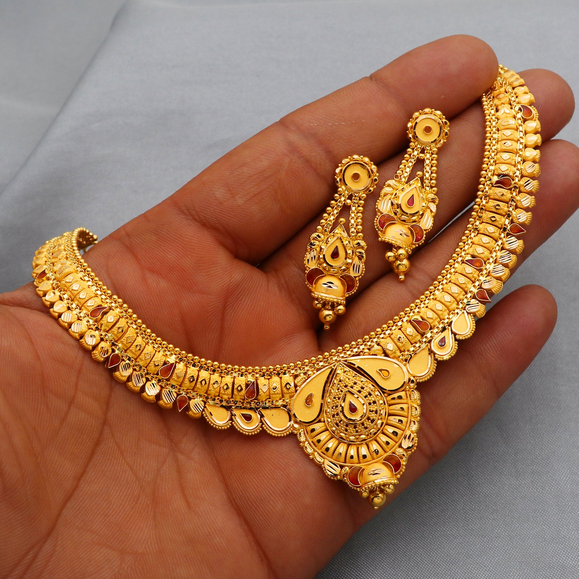 Gold jewellery sale necklace set design