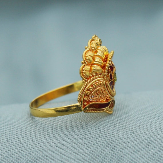 Traditional Diamond Ring Set in 22KT Gold