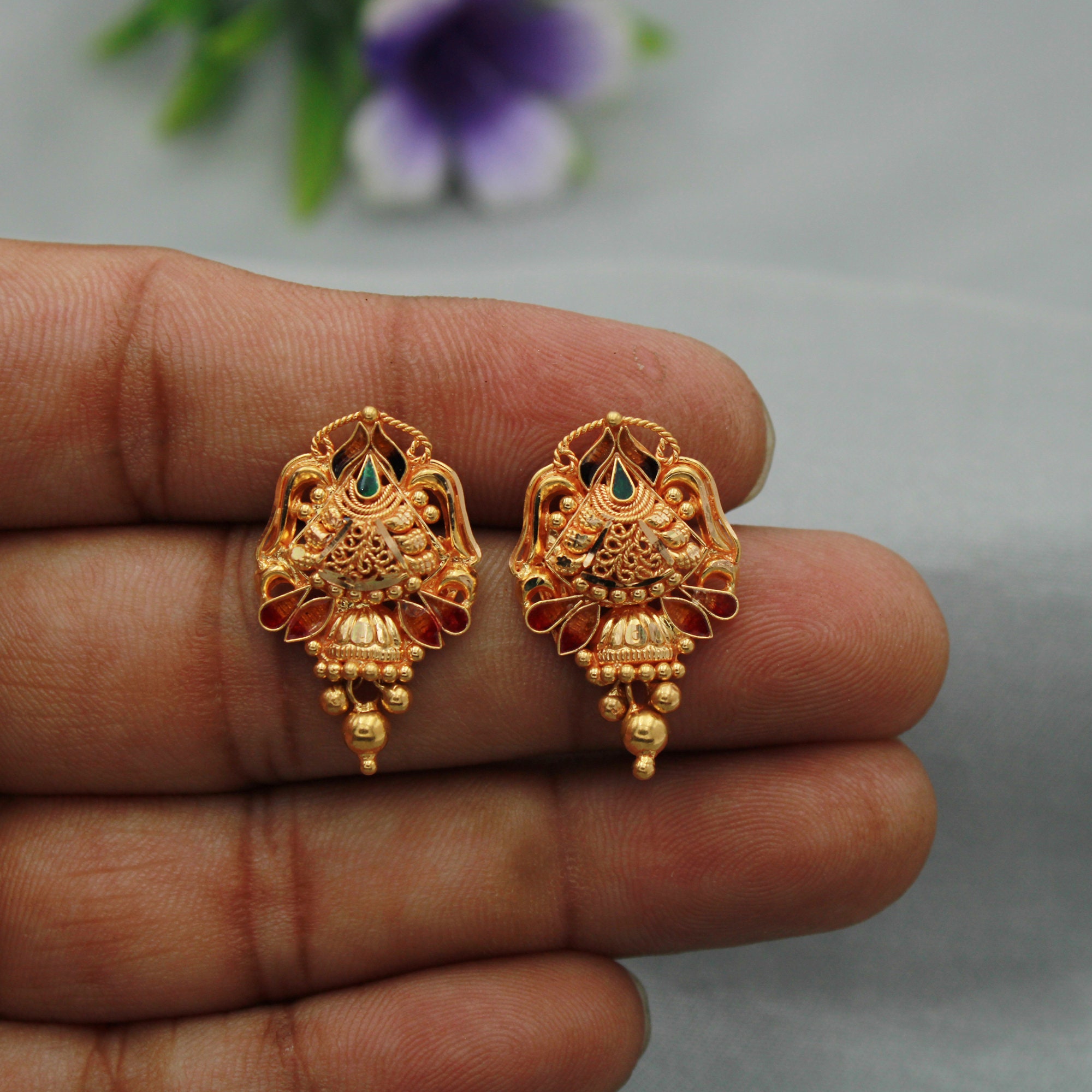 Gold earrings new style online
