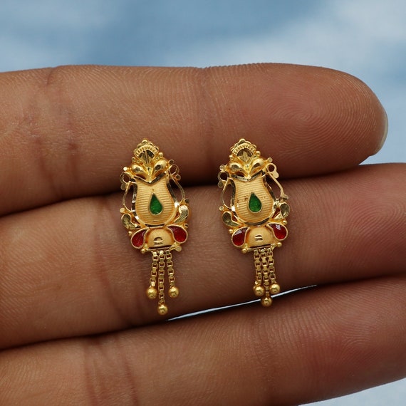 Shop Latest Gold Earrings for Women Online in India - Joyalukkas