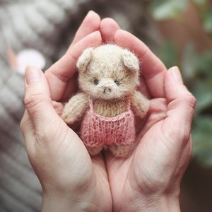 Tiny Little Piggy knitting PATTERN PDF 4.33'' 1-cm knitted cute animal toy tutorial, pig for newborn session