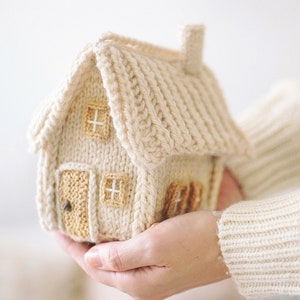 Winter House KNITTING PATTERN pdf. Little knitted home tutorial