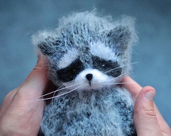 RACCOON knitting PATTERN pdf, cute Knitted animal toys