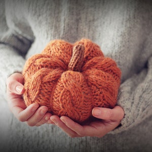 Knitted CABLE PUMPKIN, knitting pattern, HALLOWEEN