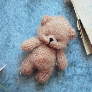 PDF, Cinnamon Teddy Bear Knitting Pattern • 12 cm small knitted stuffed toy