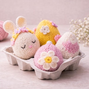 PDF Knitting Pattern Easter Egg Bunny | Flat Knit Easter Decoration | Knitted Egg with Heart Toy