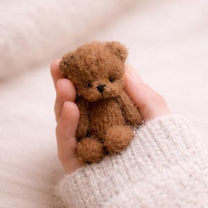小さなテディベア、編み物PDFパターン、小さなぬいぐるみ、手作りギフトチュートリアル、8cm