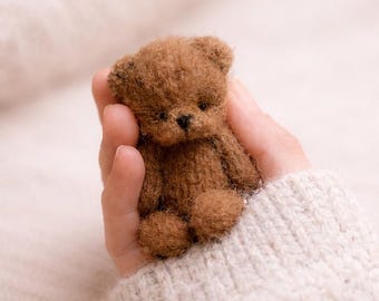Mini-Teddybär, Strickanleitung (PDF), kleines Plüschtier, DIY-Geschenkidee, 8 cm