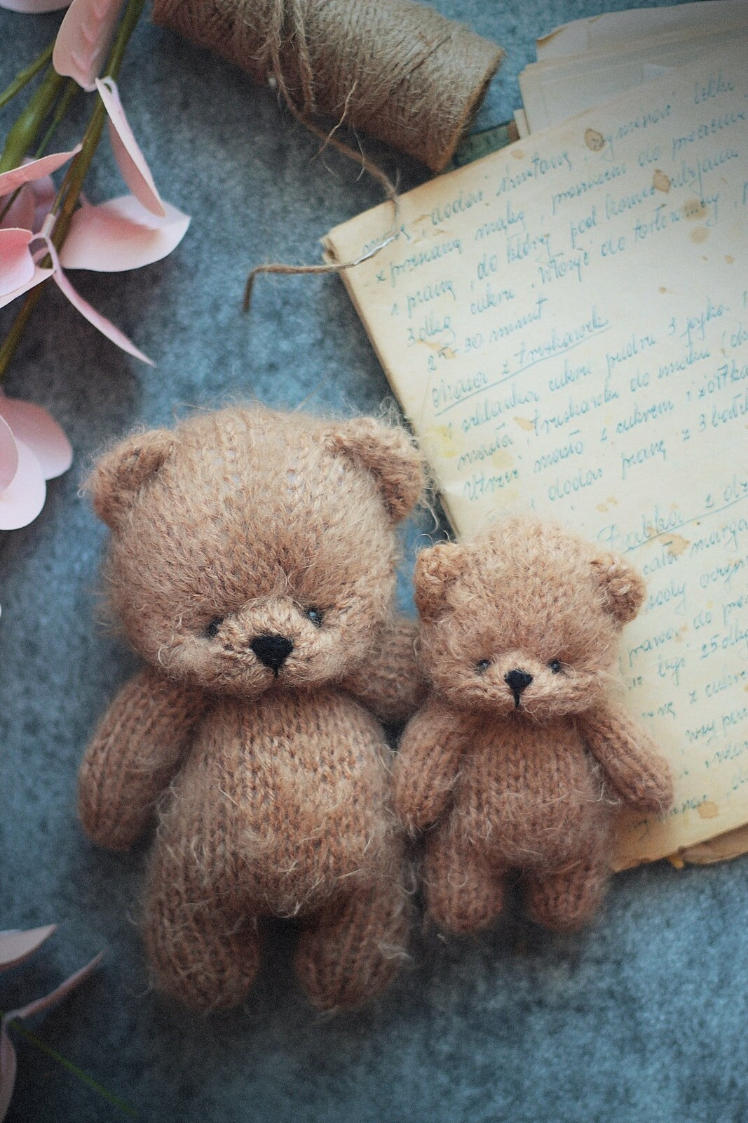 Breipatroon voor 2 teddyberen PDF • Set kaneelberen • Plat gebreid op 2 naalden • Knuffels van 12 cm en 18 cm