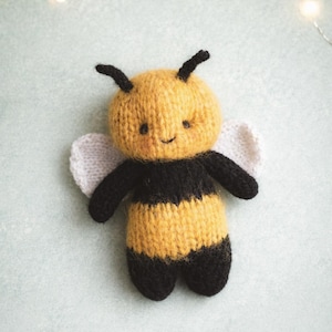 Bee Knitting Pattern PDF, Amigurumi Bee Plush Pattern, Cute Honeybee Toy, Easy Knit Animal Pattern, DIY Gift for Kids