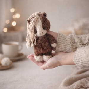 PDF, Horse Knitting Pattern • Flat Knit 2 Needles • Soft Toy • Knitted Horse •18cm