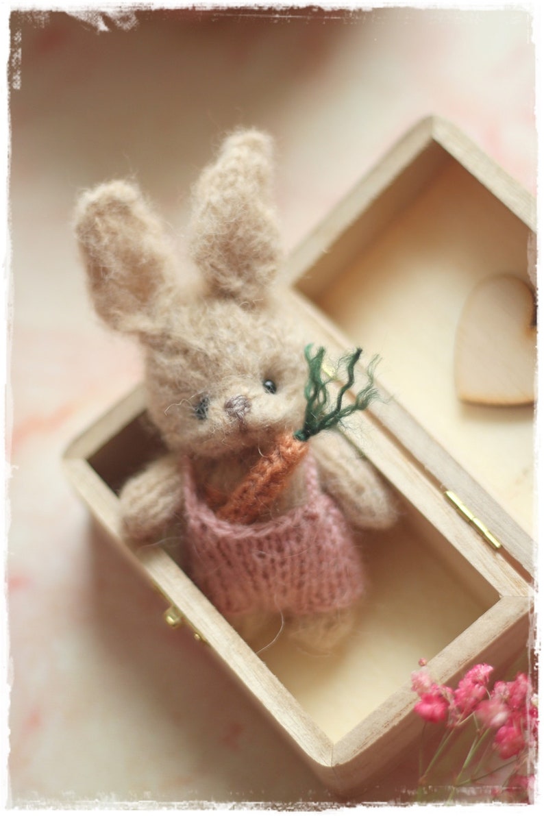 Tiny Little Bunny knitting PATTERN PDF 4,33'' 11cm knitted cute animal toy tutorial, rabbit for newborn session zdjęcie 6