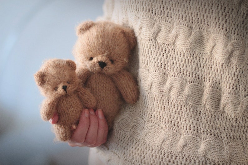 2 Cinnamon Teddy Bears Strickmuster, gestricktes Tierspielzeug 12 und 18 cm 4,7 und 7 Zoll, 2er-Pack Bild 3