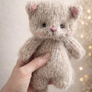 Cat Knitting Pattern, Beginner Friendly, Stuffed knit animal