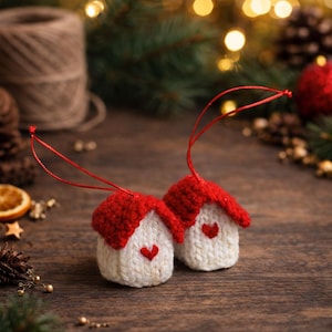 PDF , Tiny Christmas House Knitting Pattern • 5cm Ornament • Easy Knitted Decoration
