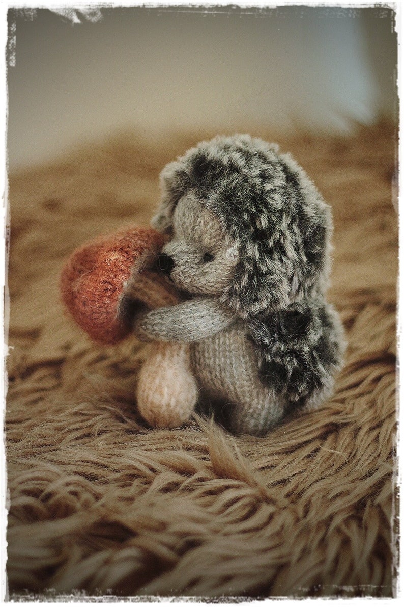 HEDGEHOG, knitting PATTERN pdf. knitted animal toy mushroom pattern image 1