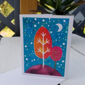 Arbres d'art folklorique la nuit, aquarelle peinte à la main, carte de correspondance bohème fantaisiste pour toutes les occasions, vierge à l'intérieur