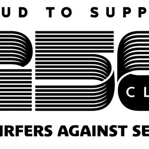 Puede incluir: Gr&aacute;fico en blanco y negro con el texto "Proud to Support 250 Club" y las palabras "Surfers Against Sewage".