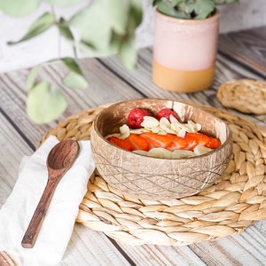 Coconut Bowl & Spoon Gift Set - Buddha Bowl Set - Upcycled Wooden Bowl - Smoothie Bowl - Eco Friendly Gift - Coconut Shell Bowl -