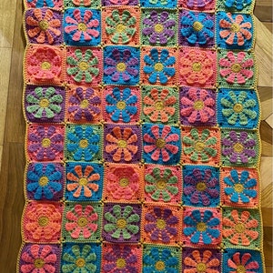 Retro Daisy Square Pattern Floral Granny Square DIY Crochet Flower Afghan Vintage-Inspired Boho Decor image 9